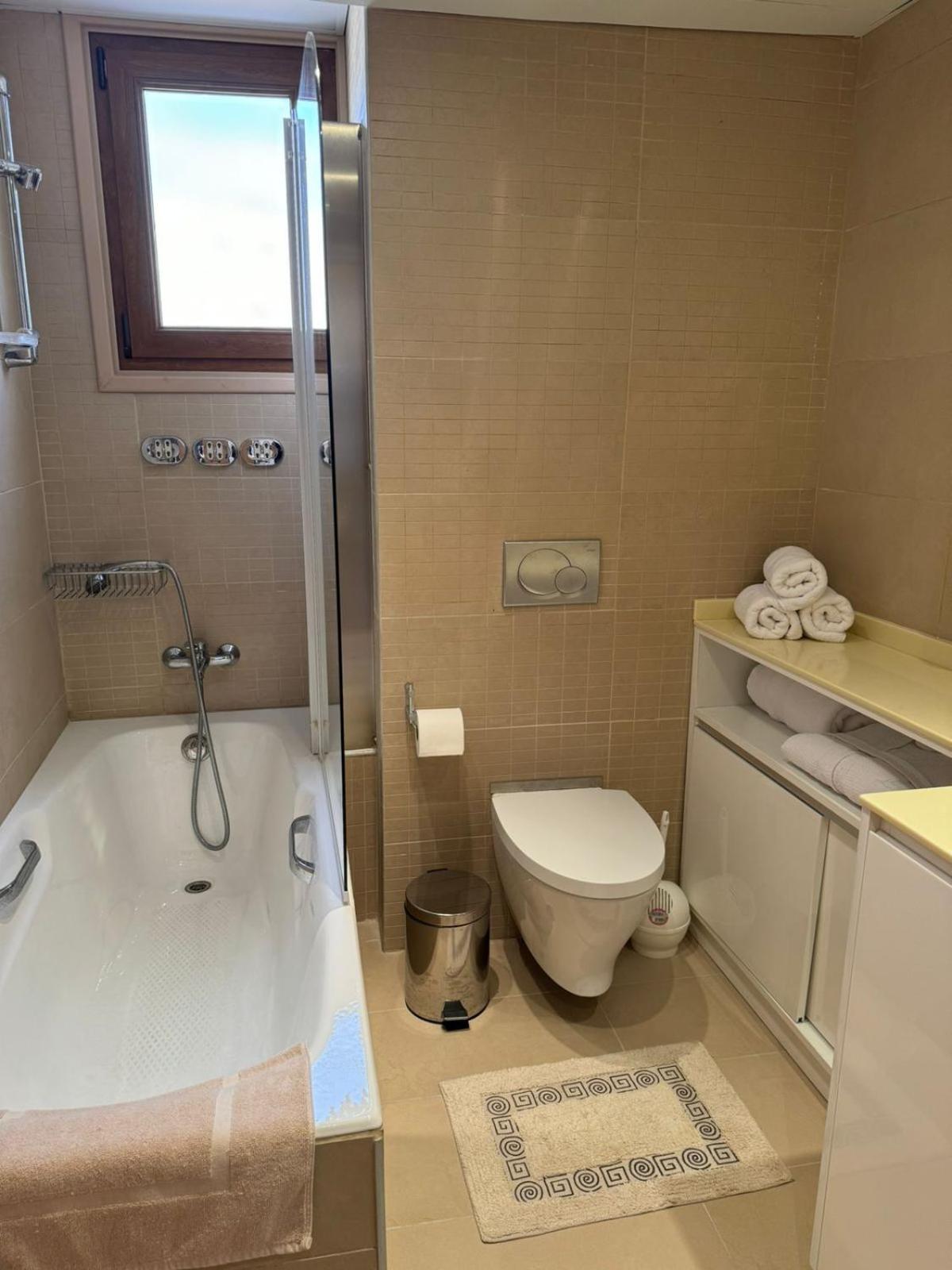 11 Suites - Golden Sunrise Suite Larnaca Ruang foto